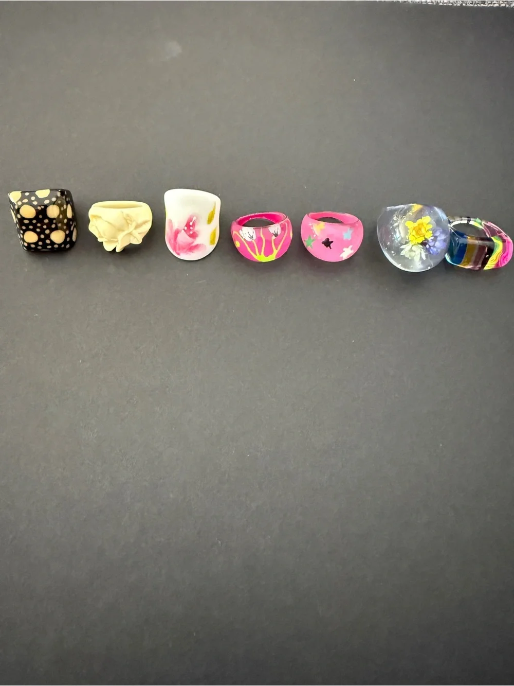 Lot of 7 Multicolor Resin & Plastic Rings Sizes 8 - 9, Flower, No Stones